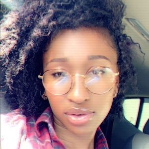 Meet your Posher, Brittney